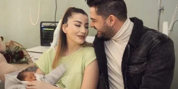 Bashkëshortja e Shpat Kasapit rrëqeth me mesazhin e saj: E le Roelin jetim, o Shpat…