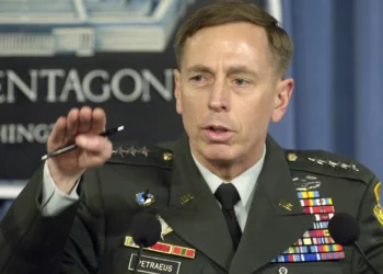 Si mund të detyrohet Rusia të ndalojë luftën? Ish-komandanti amerikan zbulon planin