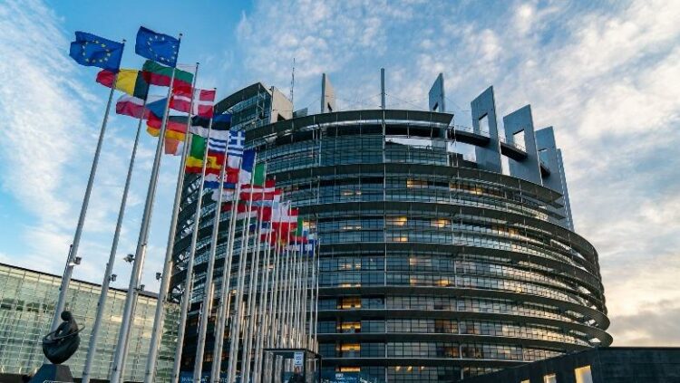 BE finalizon marrëveshjen për ndalimin e importit të gazit rus deri në vitin 2027