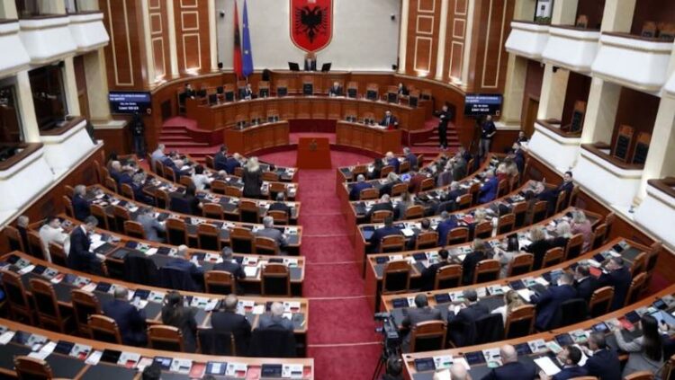 Kuvend/ Endrit Shabani betohet si Avokati i Popullit