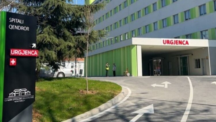 Ndërron jetë pas një jave nxënësi që u qëllua me thikë në Durrës