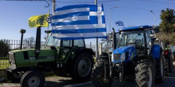 Korrupsioni dhe vonesat në subvencione, fermerët grekë përshkallëzojnë protestat