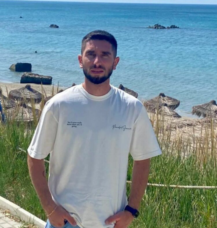 27-vjeçari u gjet i djegur në makinën e tij, zbardhet ngjarja në Qafën e Llogarasë