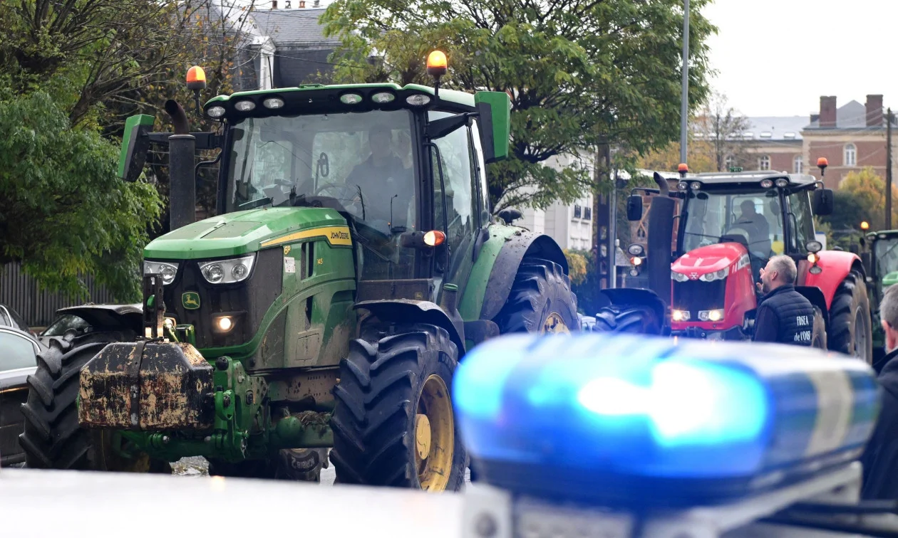 Protesta e fermerëve grekë  bllokohet sërish sot rrugor Kakavijë Janinë