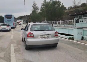 Festat e fundvitit, radhë kilometrike në Kakavijë