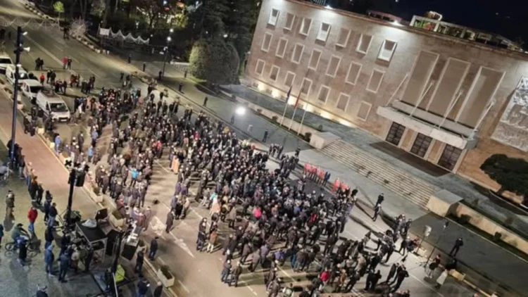 Foltorja e PD, Balla e ironizon: Sot më pak krushq që kanë konsumuar alkool