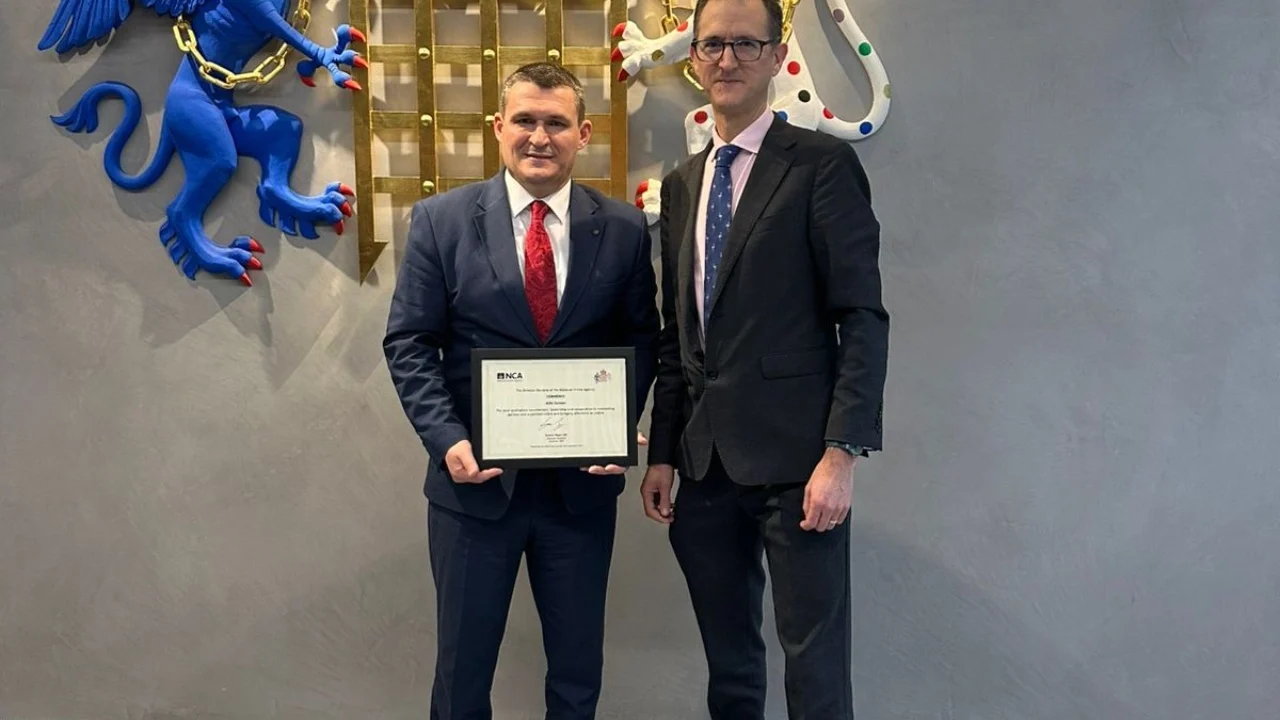  Drejtimi i SPAK me guxim    FBI  britanike i jep çmim mirënjohjeje Altin Dumanit