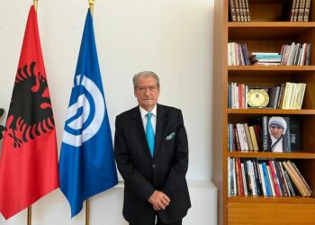 Berisha uron Kurtin: Zgjedhjet në Kosovë, një sukses frymëzues për Shqipërinë