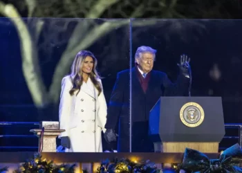 Krishtlindjet/Urimet dhe kritikat e Trump: E majta radikale do të shkatërrojë vendin