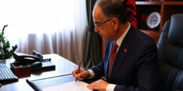 Begaj dekreton lirimin nga detyra të Ambasadorit të Shqipërisë në NATO