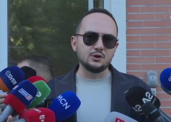 Pas kafes që rriti “tensionin” në PD, Ervin Salianji nis takimet me qytetarët