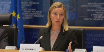 Akuzohet për korrupsion me financimet e BE për diplomatët e rinj, lirohet Mogherini