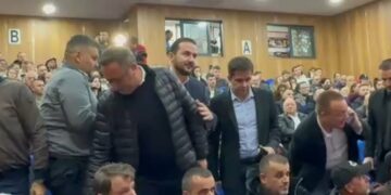 Salianji e Alimehmeti zhvillojnë takim me strukturat e PD në Durrës