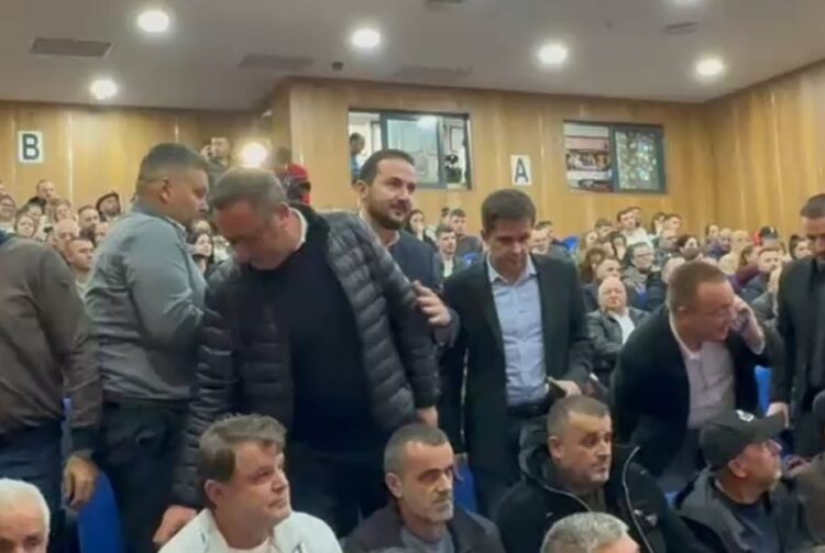 Salianji e Alimehmeti zhvillojnë takim me strukturat e PD në Durrës