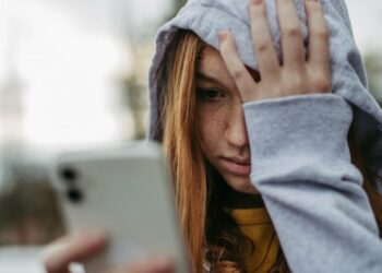 Studimi/ Një javë “detoksifikim” nga rrjetet sociale përmirëson shëndetin mendor