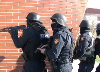 FNSH aksion në banesat e fisit Rraja, pranga djalit të ish-deputetit të PS