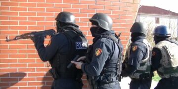 FNSH aksion në banesat e fisit Rraja, pranga djalit të ish-deputetit të PS