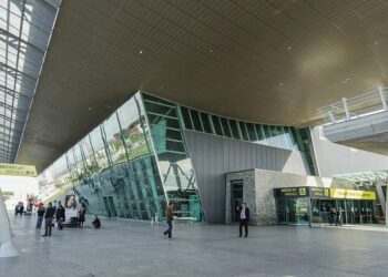 I kërkuar në Zvicër për vjedhje me dhunë, arrestohet në Rinas