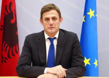 Rama shkarkon nga detyra zëvendësministrin e Brendshëm Julian Hodaj