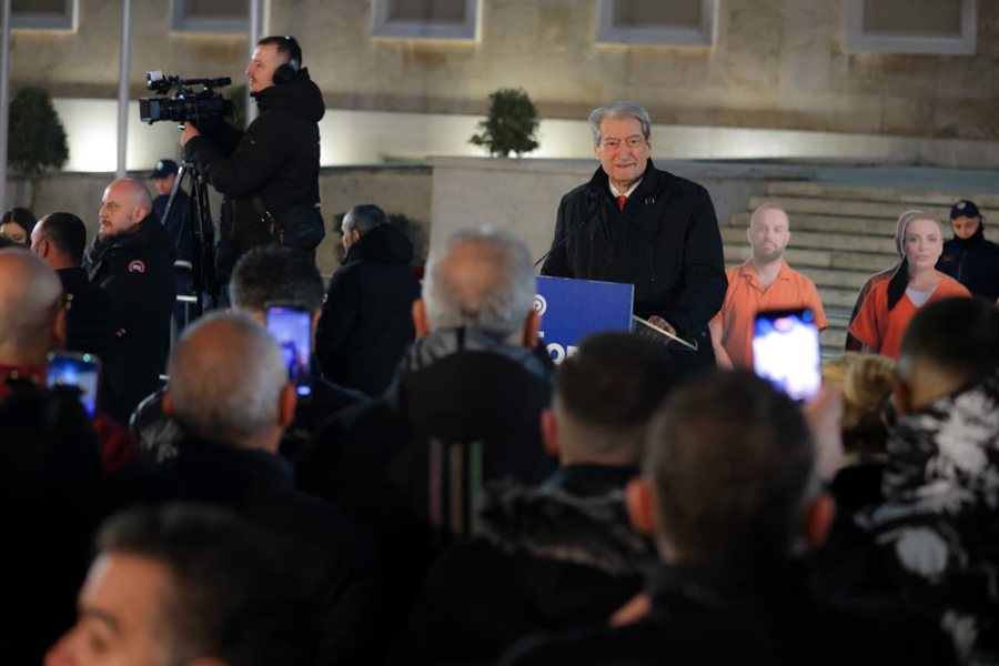 Berisha  Kur ne të zëmë këtë shesh  Rama do ia mbathë