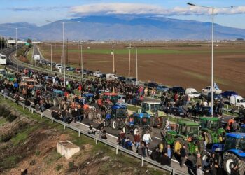 Bllokohet sërish aksi rrugor Kakavijë – Janinë