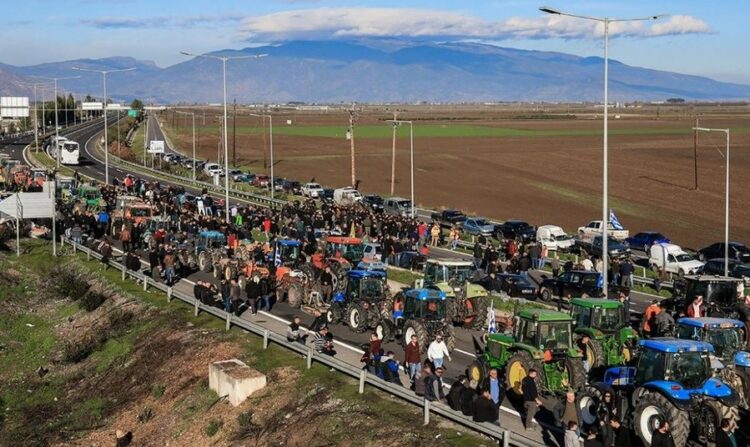 Bllokohet sërish aksi rrugor Kakavijë – Janinë