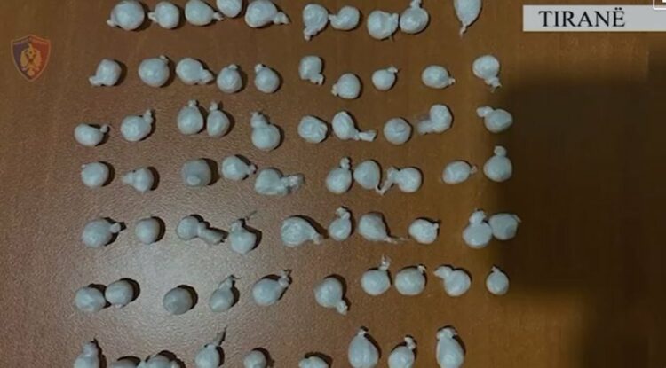 Shkatërrohet rrjeti i drogës në Tiranë, 22 persona të arrestuar