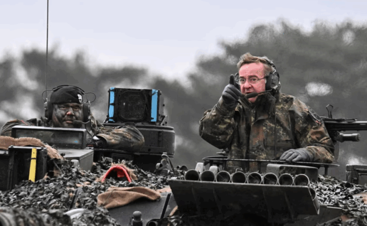 Pse shumë udhëheqës po paralajmërojnë luftë me Rusinë?