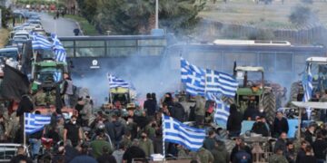 Fermerët grekë vijojnë protestat, bllokime rrugësh dhe kufijsh gjatë gjithë festave