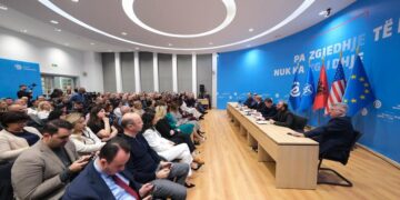 “Fokusi vetëm te protesta”, detaje nga mbledhja e Këshillit Kombëtar të PD