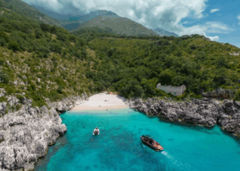 Media britanike: Shqipëria mes destinacioneve kryesore për të udhëtuar në 2026