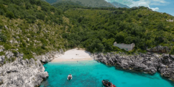 Media britanike: Shqipëria mes destinacioneve kryesore për të udhëtuar në 2026