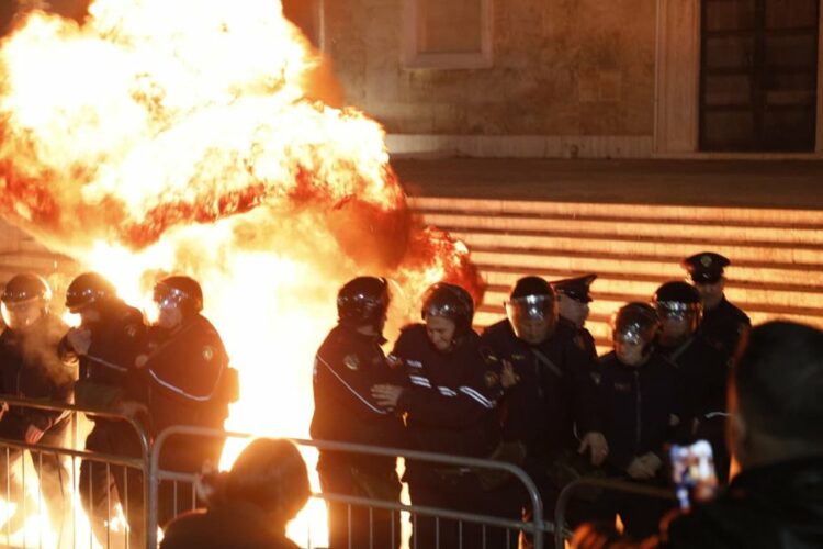 Protesta e opozitës, Policia arreston 4 persona