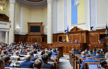 Ukrainë/ Nisin hetime për një skemë blerjeje votash nga deputetët