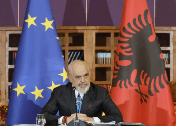 Protestat e PD, Rama: Unë në zyrë, të tjerët poshtë penxheres