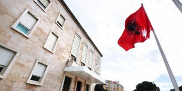 EMRAT/ Qeveria jep pensione speciale për artistë e sportistë të njohur