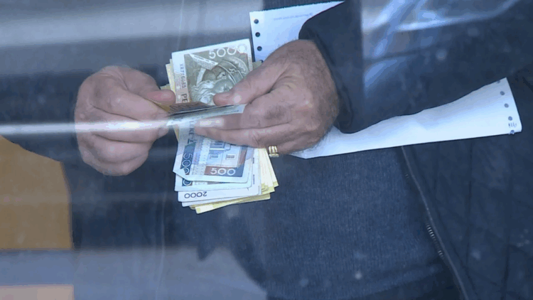 Kategoritë që përfitojnë nga kompensimi i të ardhurave mujore të pensionit