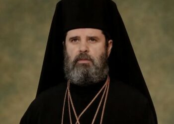 Kryepeshkop Joani uron besimtarët: Krishtlindja, rreze shprese