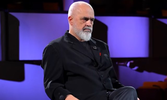 Rama tregon liritë që ka “humbur” nga politika.Fevziu i kujton foton nudo nga plazhi