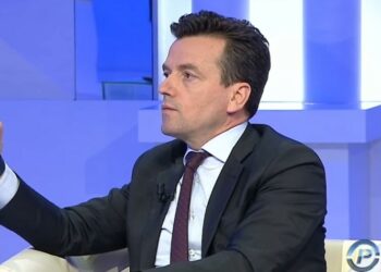 Agron Shehaj për drejtoreshën e AKSHI-t: As emri nuk i përmendej në Parlament