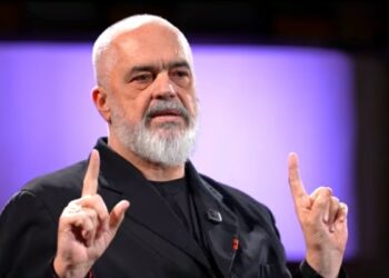 “Kur përmenda emrin e Enver Hoxhës”,Rama flet për “refleksionet” e 35 viteve më parë