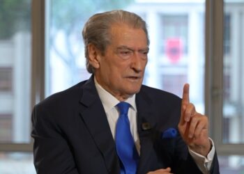 Berisha tregon se kur është takuar për herë të parë me Azem Hajdarin