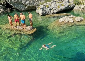 The Guardian: Shqipëria mes vendeve të preferuara evropiane për britanikët