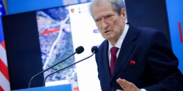 Berisha: AKSHI, ultra-mafioz me ofertat fake në tendera