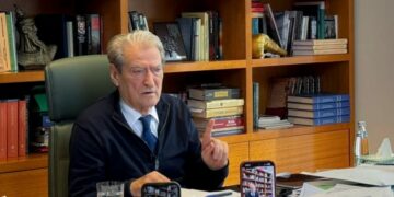 Berisha: Rama kërkoi çarmatosjen e agjentëve të BKH te Kryeministria