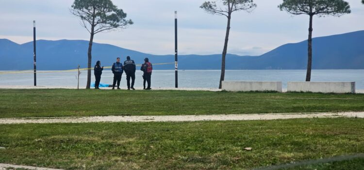 Vlorë/ Një person gjendet i pajetë në Lungomare