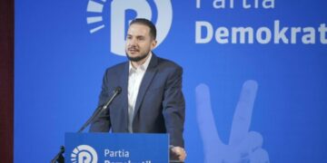 Berisha largon Ervin Salianjin si drejtues politik në Njësinë 6 në Tiranë