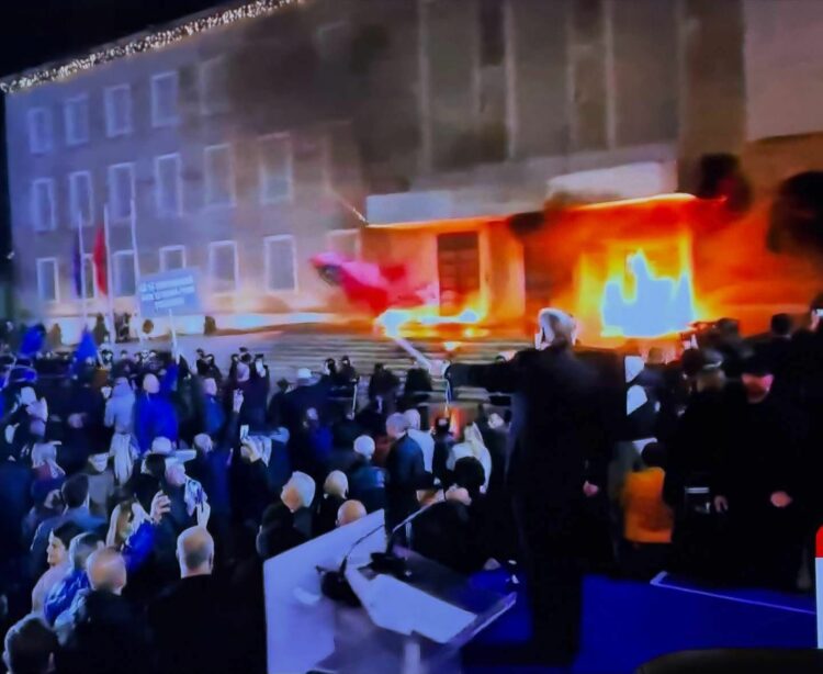 Protesta e opozitës, reagon Balla: Sali, ti nuk e djeg dot më Shqipërinë