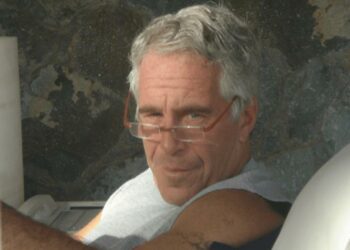 Kush dhe çfarë përfshihet në dosjet Epstein?