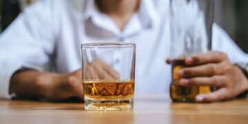 OBSH: Një e treta e vdekjeve në Europë lidhen me alkoolin